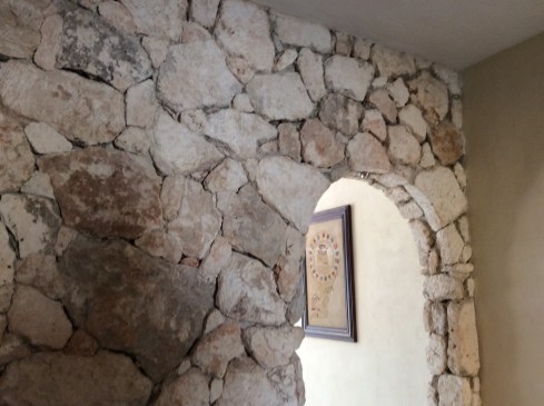 I love this stonework that is in the home of a neighbor.