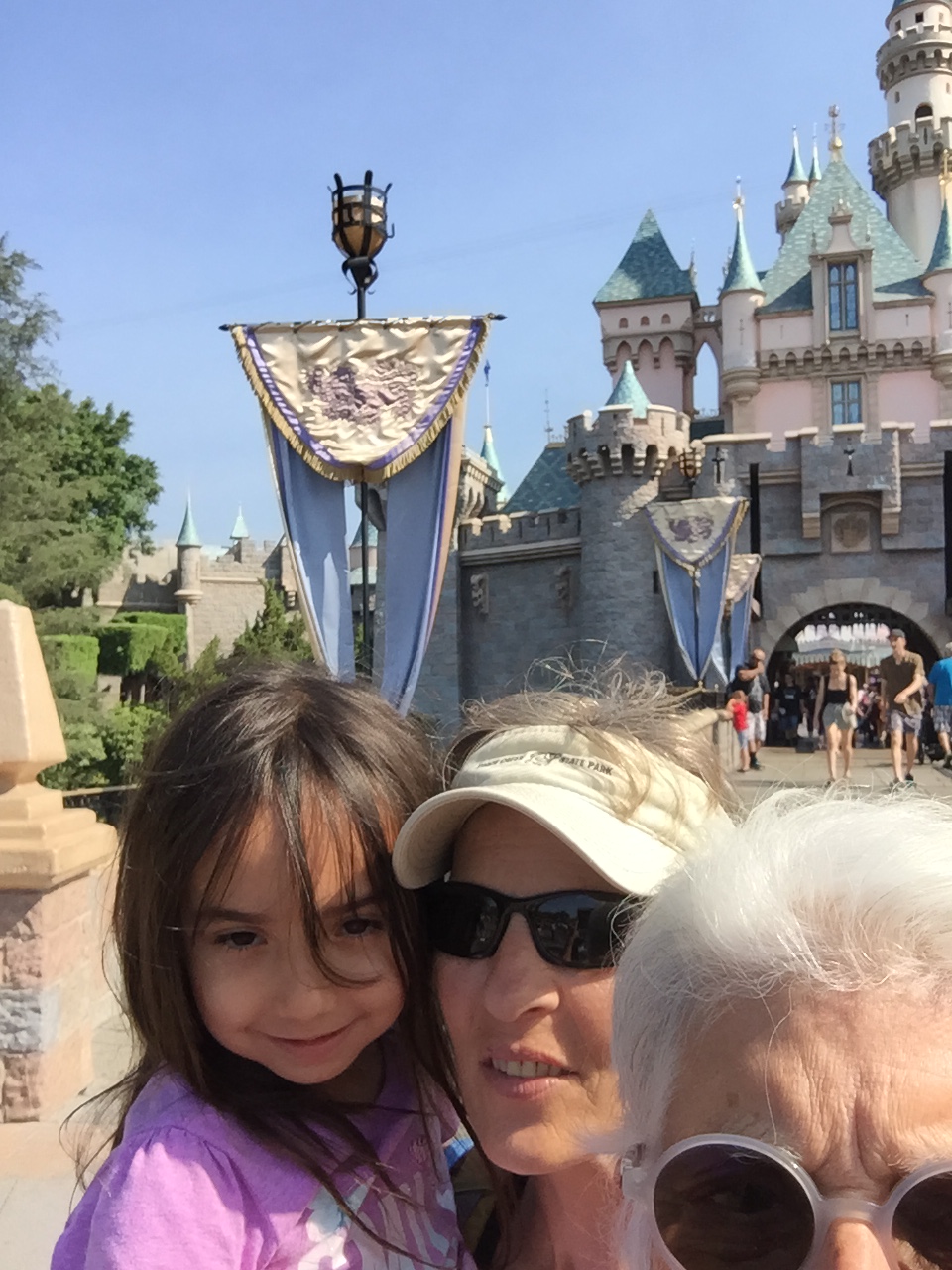 1EAC04B9-E6A6-4BB3-B0CC-50F6BF8BD1C0